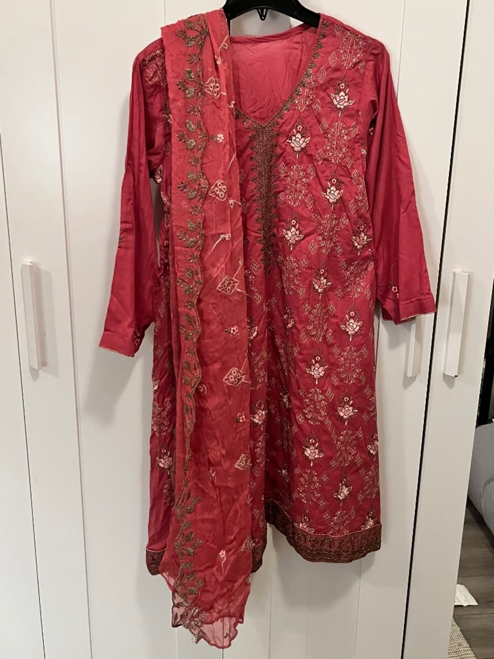 pink floral 3-piece dress, salwar qamees, pakistani indian dress